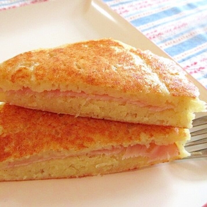 ハムとじゃがいもの朝食パンケーキサンド♪